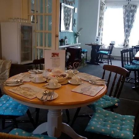 The Douglas 3* Scarborough